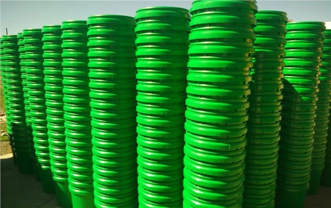 維族客戶又一次訂購6000只塑料桶